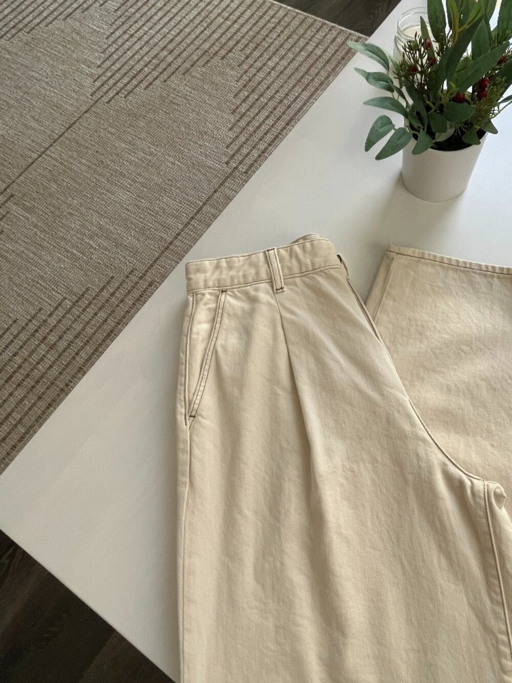 Uniqlo x COMPTOIR DES COTONNERS Womens Barel Jeans Off white/Cream 26